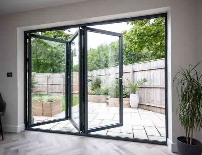 3 pane aluminium bifold doors